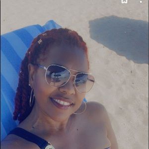 Meet your Posher, Debra